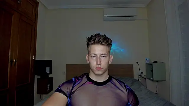 Snapshot of Findom_alpha chatting on 02/15/25, 08:01 Findom alpha online show from 02/15/25, 08:01