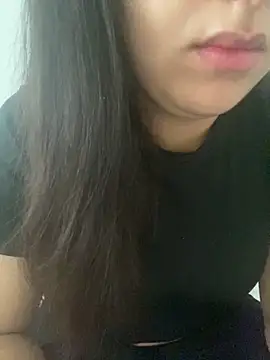 Snapshot of yassminsexy22 chatting on 11/08/25, 10:15 yassminsexy22 online show from 11/08/25, 10:15