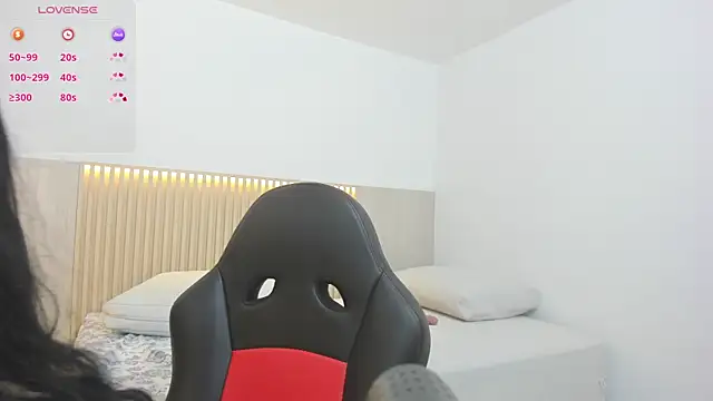 Snapshot of charlotte_colee chatting on 03/15/25, 01:08 charlotte colee online show from 03/15/25, 01:08