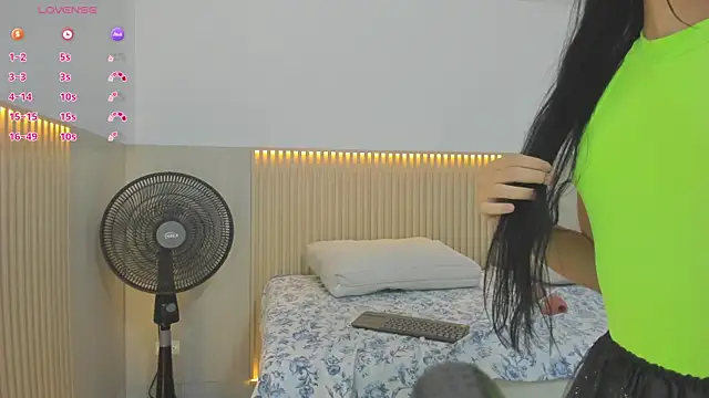 Snapshot of charlotte_colee chatting on 03/15/25, 07:16 charlotte colee online show from 03/15/25, 07:16