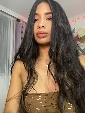 Snapshot of lina_pink chatting on 12/10/24, 02:27 lina pink online show from 12/10/24, 02:27