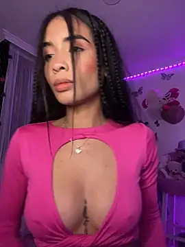 Snapshot of lina_pink chatting on 12/27/24, 06:46 lina pink online show from 12/27/24, 06:46