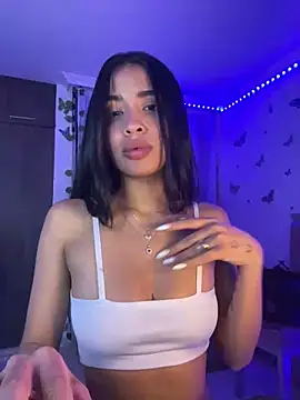 Snapshot of lina_pink chatting on 03/19/25, 01:21 lina pink online show from 03/19/25, 01:21