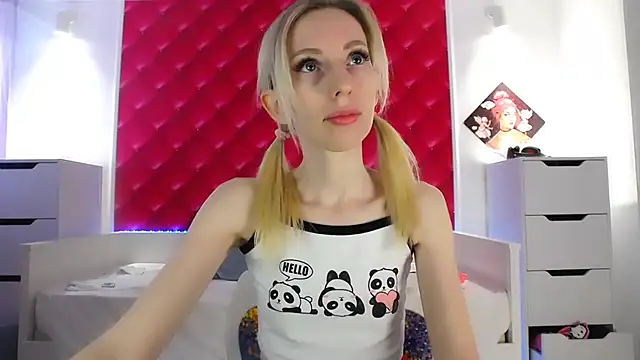 Snapshot of BarbieGoddess chatting on 12/07/24, 12:24 BarbieGoddess online show from 12/07/24, 12:24