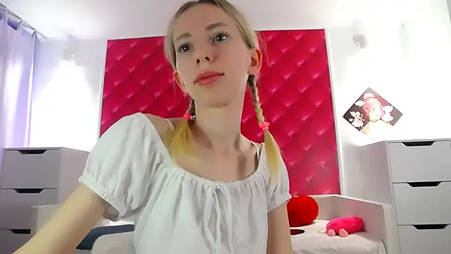 Snapshot of BarbieGoddess chatting on 12/29/24, 03:03 BarbieGoddess online show from 12/29/24, 03:03