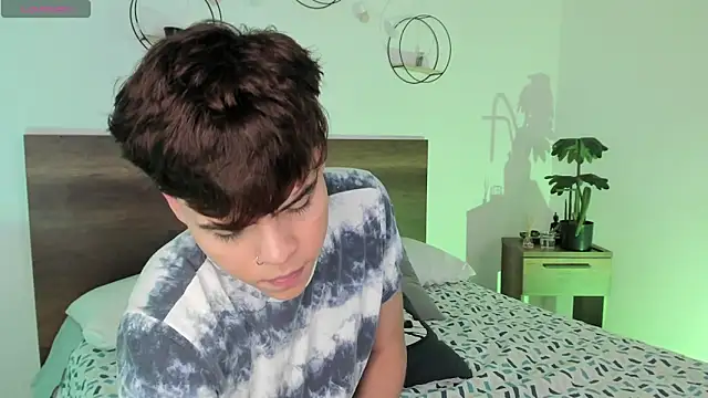 justinbiler online show from 03/20/25, 05:13