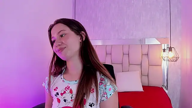 Snapshot of Roxie-Summers11 chatting on 12/28/24, 04:41 Roxie-Summers11 online show from 12/28/24, 04:41