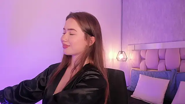 Snapshot of Roxie-Summers11 chatting on 01/27/25, 11:33 Roxie-Summers11 online show from 01/27/25, 11:33