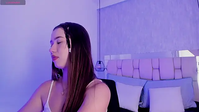 Snapshot of Roxie-Summers11 chatting on 01/29/25, 07:43 Roxie-Summers11 online show from 01/29/25, 07:43