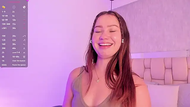 Snapshot of Roxie-Summers11 chatting on 01/31/25, 02:04 Roxie-Summers11 online show from 01/31/25, 02:04