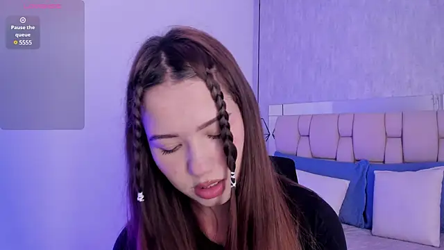 Snapshot of Roxie-Summers11 chatting on 02/05/25, 07:31 Roxie-Summers11 online show from 02/05/25, 07:31