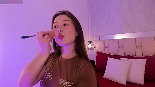 Snapshot of Roxie-Summers11 chatting on 03/01/25, 07:37 Roxie-Summers11 online show from 03/01/25, 07:37