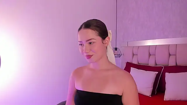 Snapshot of Roxie-Summers11 chatting on 03/03/25, 07:28 Roxie-Summers11 online show from 03/03/25, 07:28