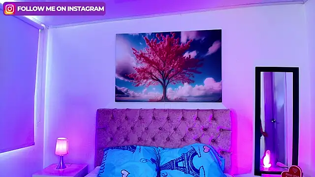 Snapshot of Emma_monserrat chatting on 10/08/25, 07:44 Emma monserrat online show from 10/08/25, 07:44