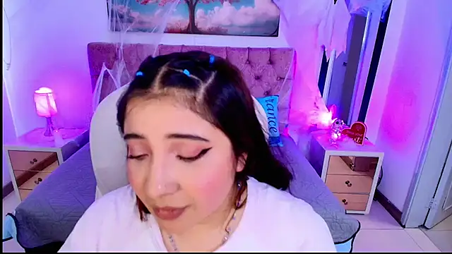 Snapshot of Emma_monserrat chatting on 10/15/25, 07:25 Emma monserrat online show from 10/15/25, 07:25