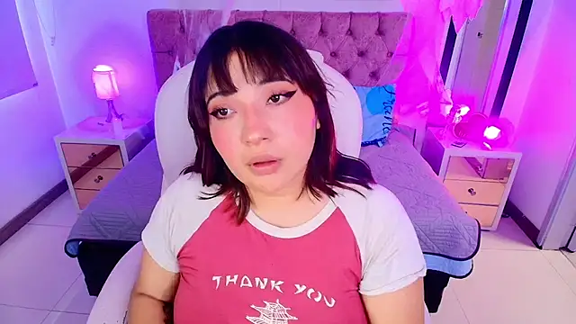 Snapshot of Emma_monserrat chatting on 10/18/25, 07:36 Emma monserrat online show from 10/18/25, 07:36