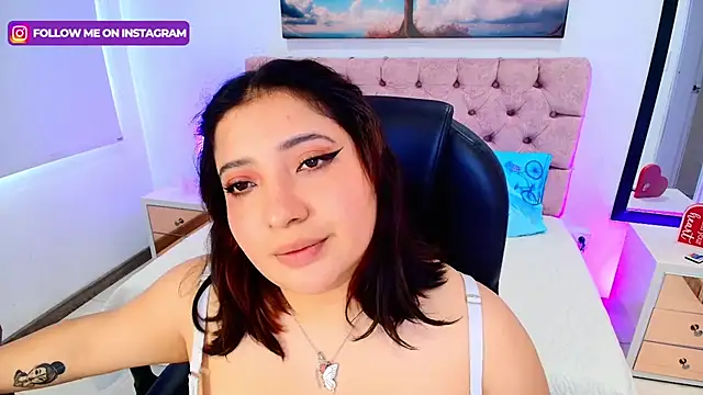 Snapshot of Emma_monserrat chatting on 11/08/25, 07:45 Emma monserrat online show from 11/08/25, 07:45