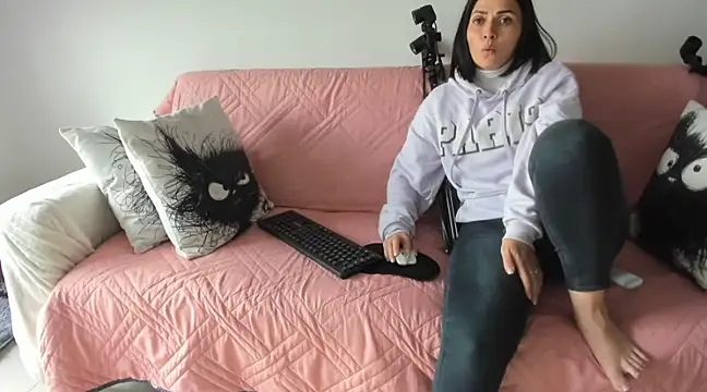 Emma Jnes online show from 03/18/25, 09:32