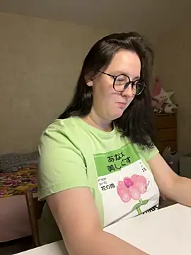 Snapshot of hungry1bunny chatting on 10/12/25, 07:02 hungry1bunny online show from 10/12/25, 07:02