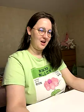 Snapshot of hungry1bunny chatting on 10/30/25, 11:27 hungry1bunny online show from 10/30/25, 11:27