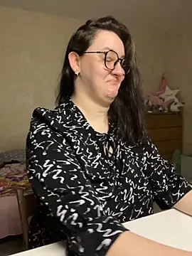 Snapshot of hungry1bunny chatting on 11/01/25, 09:28 hungry1bunny online show from 11/01/25, 09:28