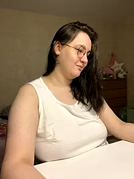 Snapshot of hungry1bunny chatting on 11/03/25, 04:08 hungry1bunny online show from 11/03/25, 04:08