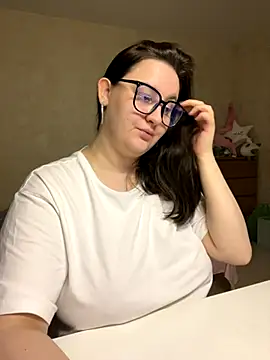 Snapshot of hungry1bunny chatting on 11/10/25, 09:58 hungry1bunny online show from 11/10/25, 09:58