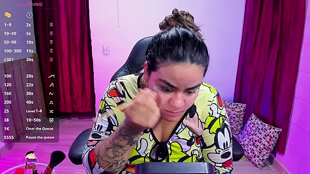 Snapshot of Sharon_hils chatting on 12/26/24, 12:59 Sharon hils online show from 12/26/24, 12:59