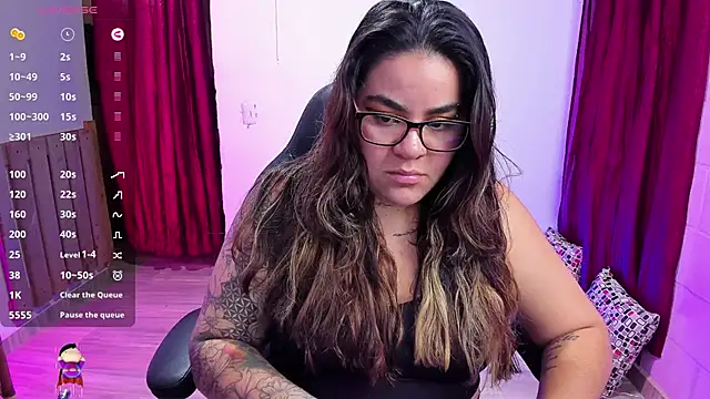 Snapshot of Sharon_hils chatting on 12/30/24, 07:53 Sharon hils online show from 12/30/24, 07:53