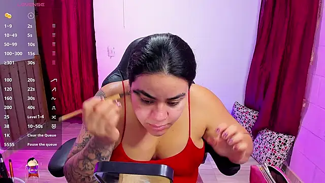 Snapshot of Sharon_hils chatting on 12/31/24, 01:52 Sharon hils online show from 12/31/24, 01:52