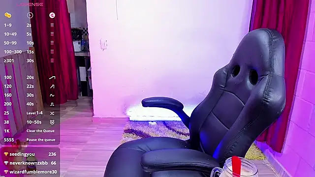 Snapshot of Sharon_hils chatting on 01/02/25, 03:40 Sharon hils online show from 01/02/25, 03:40