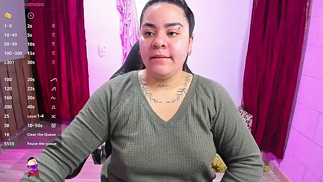 Snapshot of Sharon_hils chatting on 01/08/25, 01:20 Sharon hils online show from 01/08/25, 01:20