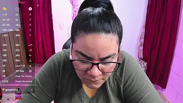 Snapshot of Sharon_hils chatting on 01/08/25, 04:22 Sharon hils online show from 01/08/25, 04:22