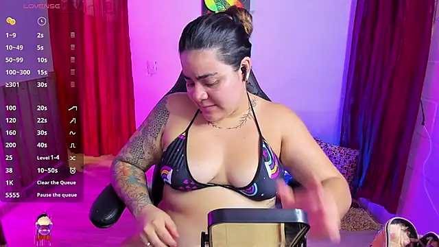 Snapshot of Sharon_hils chatting on 01/13/25, 07:10 Sharon hils online show from 01/13/25, 07:10