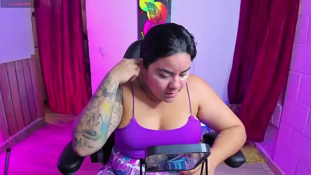 Snapshot of Sharon_hils chatting on 01/18/25, 02:23 Sharon hils online show from 01/18/25, 02:23