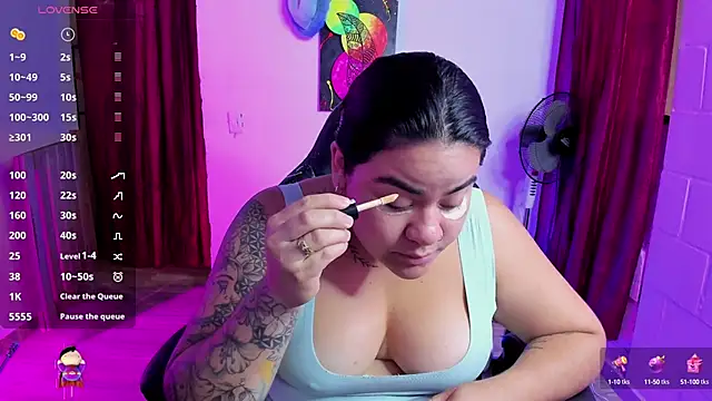 Snapshot of Sharon_hils chatting on 02/06/25, 01:10 Sharon hils online show from 02/06/25, 01:10