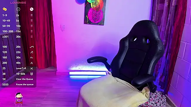 Snapshot of Sharon_hils chatting on 02/13/25, 08:34 Sharon hils online show from 02/13/25, 08:34