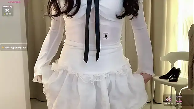 Snapshot of zhuzhu-520- chatting on 11/01/25, 03:58 zhuzhu-520- online show from 11/01/25, 03:58