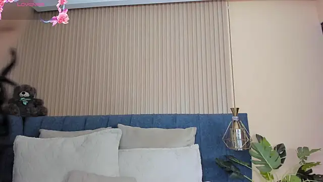 kathecute   online show from 10/19/25, 01:39