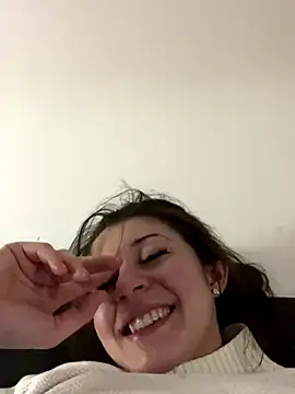 Snapshot of vienncica chatting on 12/02/24, 11:07 vienncica online show from 12/02/24, 11:07