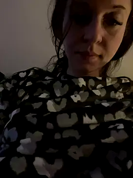 Snapshot of vienncica chatting on 12/05/24, 12:52 vienncica online show from 12/05/24, 12:52