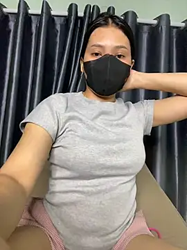 Snapshot of Ly_Coca24 chatting on 02/07/25, 03:52 Ly Coca24 online show from 02/07/25, 03:52