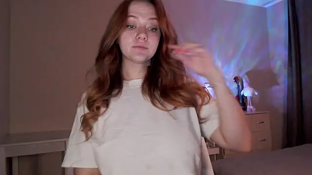 Snapshot of SarahSweetie chatting on 12/25/24, 03:38 SarahSweetie online show from 12/25/24, 03:38