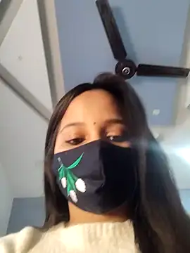 Snapshot of Varnika_aarora chatting on 12/16/24, 07:04 Varnika aarora online show from 12/16/24, 07:04