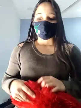 Snapshot of Varnika_aarora chatting on 01/20/25, 04:21 Varnika aarora online show from 01/20/25, 04:21