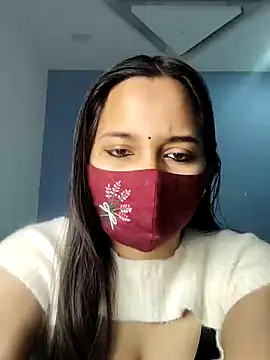 Snapshot of Varnika_aarora chatting on 03/01/25, 04:26 Varnika aarora online show from 03/01/25, 04:26