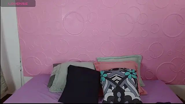 dulcenia rose online show from 03/17/25, 01:50