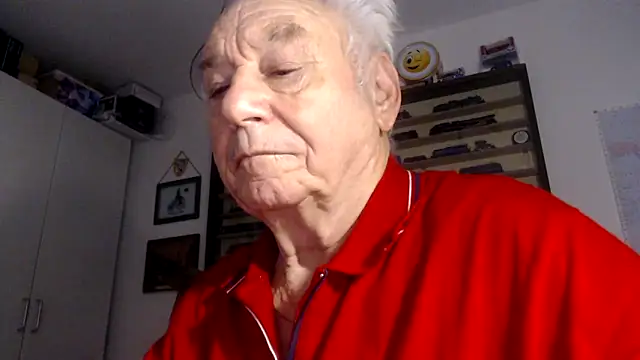 Snapshot of utilisasinus chatting on 11/01/25, 10:56 utilisasinus online show from 11/01/25, 10:56