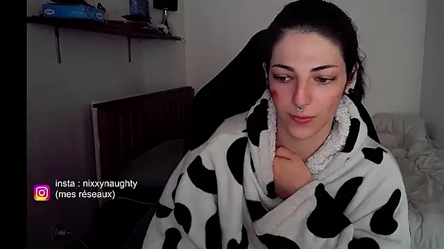 Snapshot of Nixxy_naughty chatting on 12/18/24, 12:40 Nixxy naughty online show from 12/18/24, 12:40