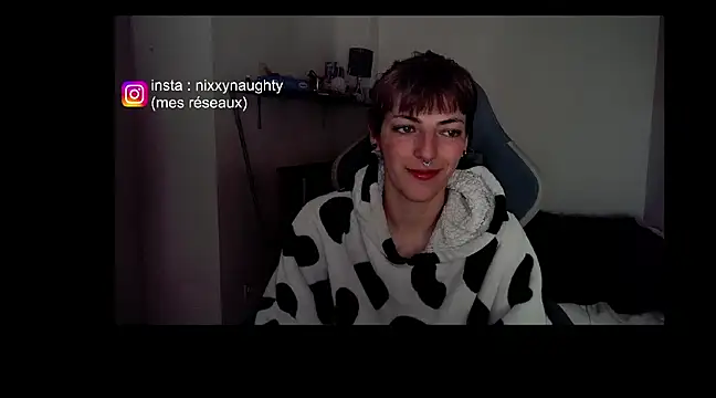 Snapshot of Nixxy_naughty chatting on 01/03/25, 08:43 Nixxy naughty online show from 01/03/25, 08:43